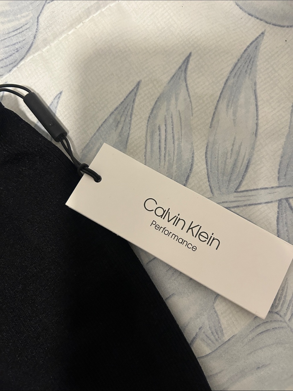 Calvin Klein Performance Too - Picture 2 of 5